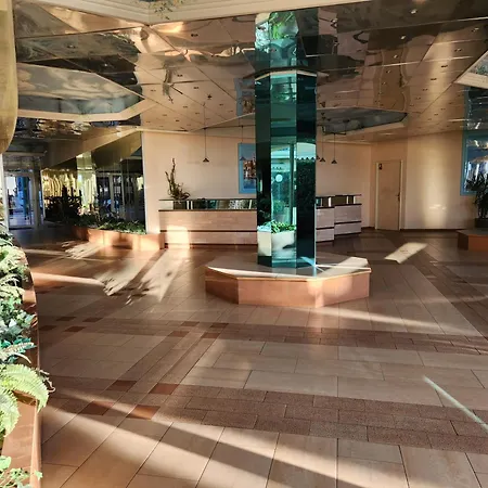 Exclusive Panoramic Sea View In Victoria アパート