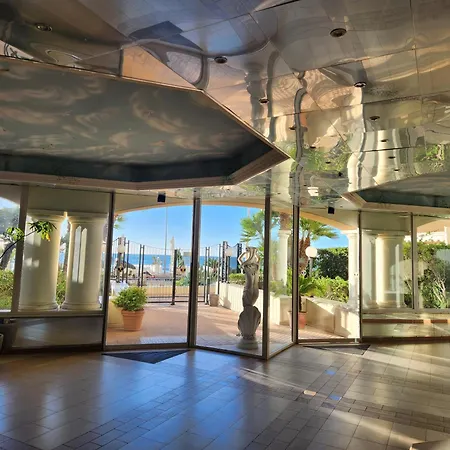 Exclusive Panoramic Sea View In Victoria Apartament