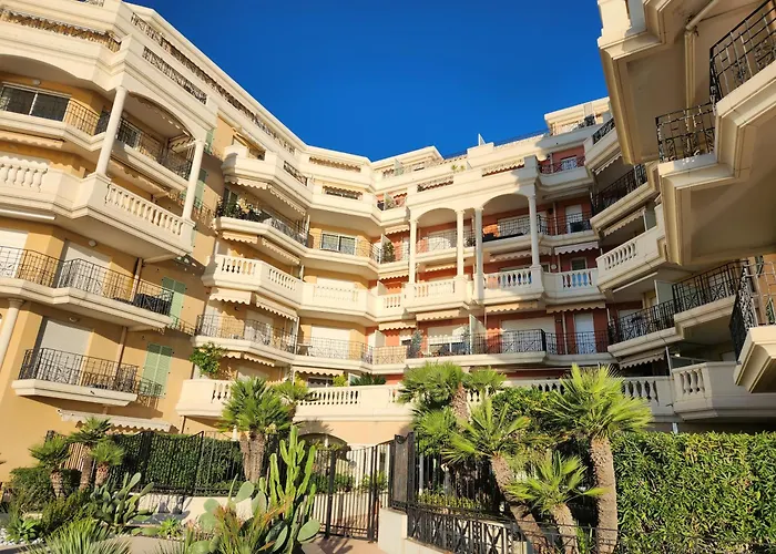 Exclusive Panoramic Sea View In Victoria Lejlighed *
